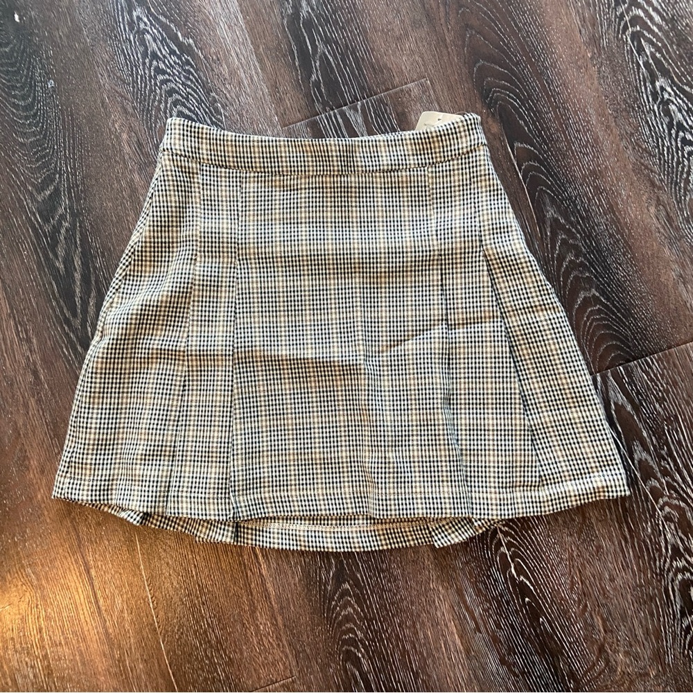 Heartloom Checkered/Plaid Mini Skirt in Tan and Black